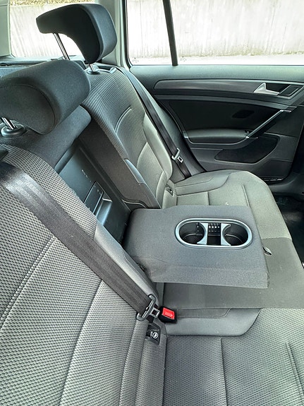 Volkswagen Golf VII 9 of 17