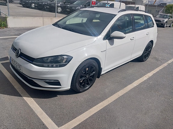 Volkswagen Golf VII 4 of 17