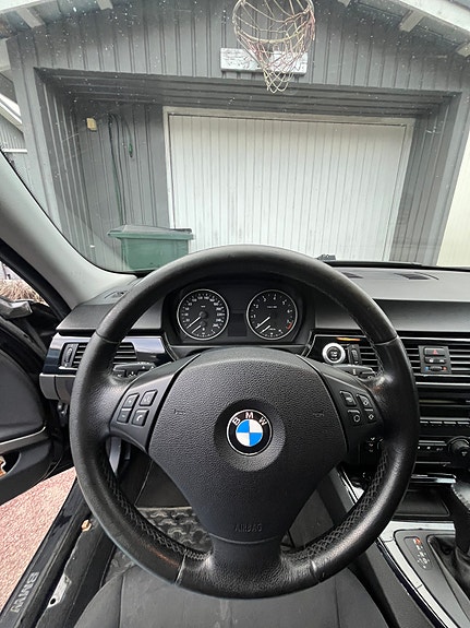 BMW 325i 7 of 15