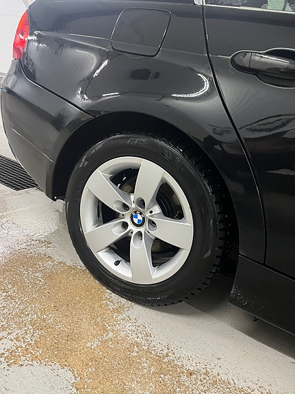 BMW 325i 14 of 15