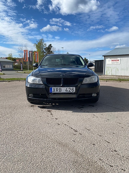 BMW 325i 4 of 5