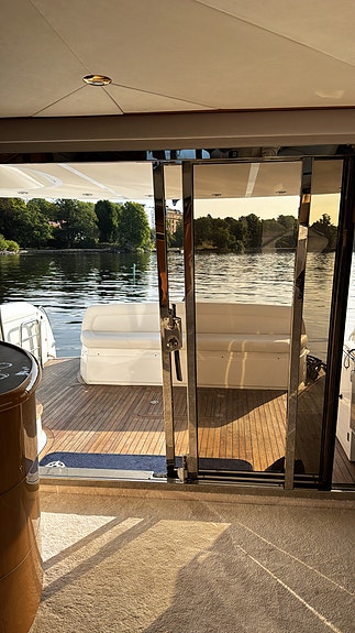 Sunseeker Manhattan 64 Mk2 11 of 30