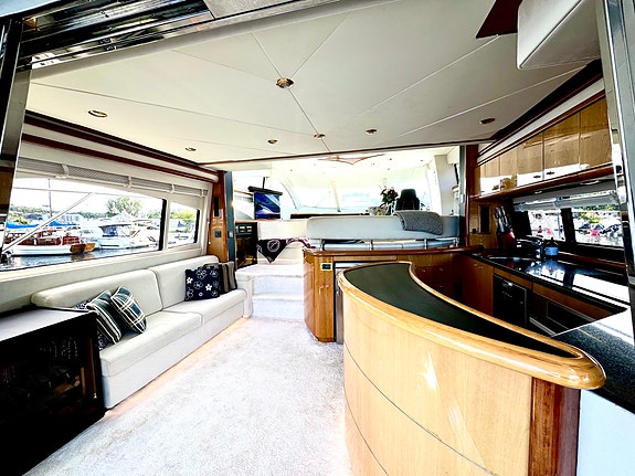Sunseeker Manhattan 64 Mk2 28 of 30