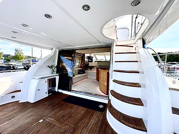 Sunseeker Manhattan 64 Mk2 15 of 30
