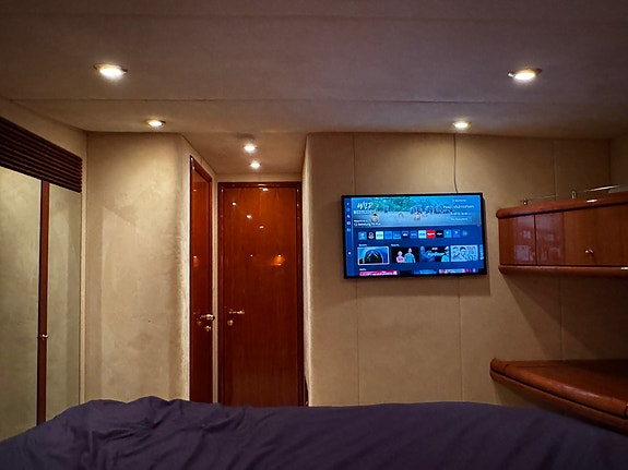 Sunseeker Manhattan 64 Mk2 27 of 30