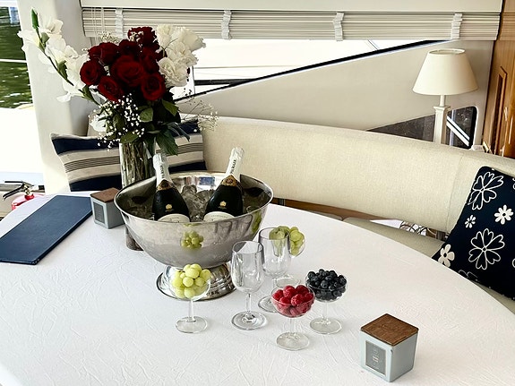 Sunseeker Manhattan 64 Mk2 10 of 30