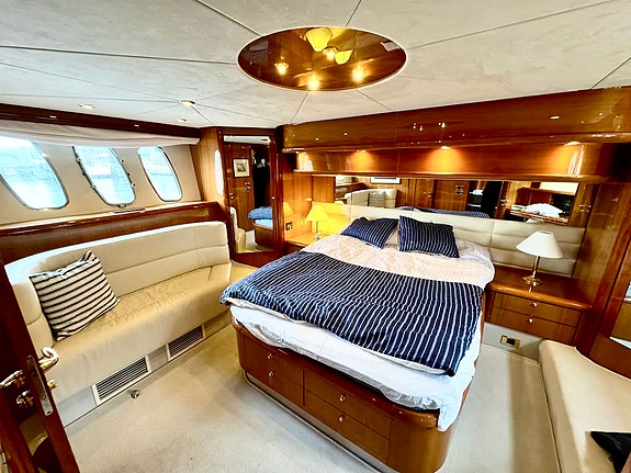 Sunseeker Manhattan 64 Mk2 30 of 30