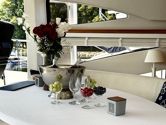 Sunseeker Manhattan 64 Mk2 29 of 30