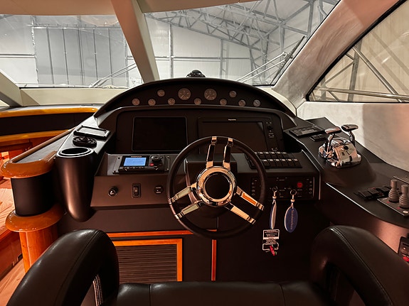 Sunseeker Manhattan 64 Mk2 14 of 30