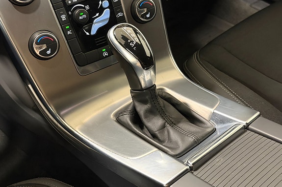 Volvo V60 14 of 26