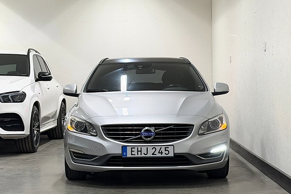 Volvo V60 2 of 26