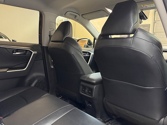Toyota RAV4 14 of 27