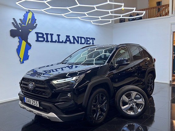 Toyota RAV4 8 of 27