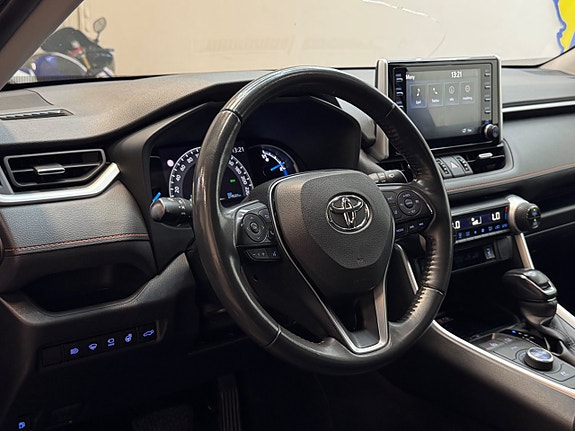 Toyota RAV4 19 of 27
