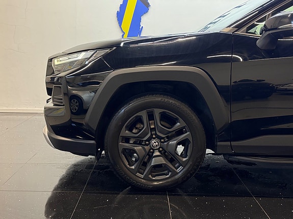 Toyota RAV4 7 of 27