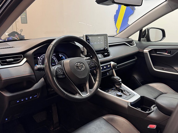 Toyota RAV4 9 of 27