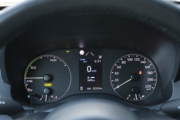 Toyota Yaris 9 of 24
