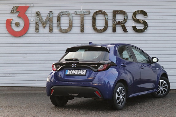 Toyota Yaris 5 of 24
