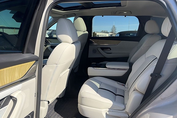 Mazda CX-80 7 of 11