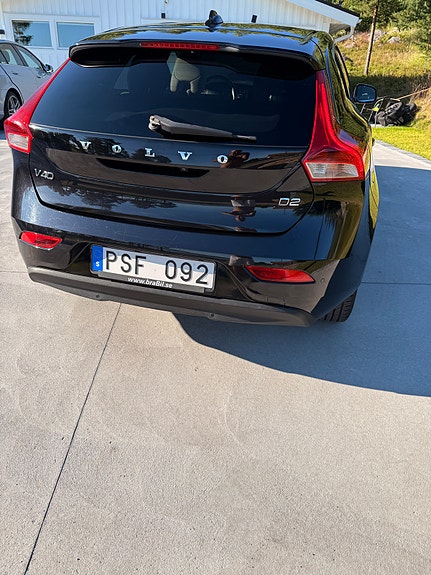 Volvo V40 3 of 5