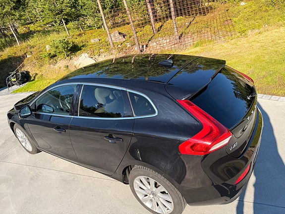 Volvo V40 4 of 5