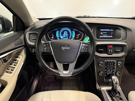 Volvo V40 13 of 26