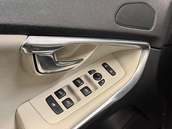 Volvo V40 7 of 26