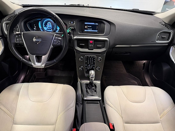 Volvo V40 14 of 26