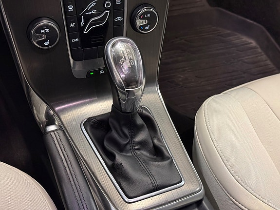 Volvo V40 12 of 26