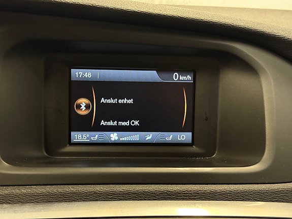 Volvo V40 19 of 26