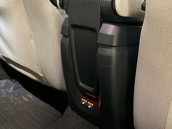Volvo V40 21 of 26