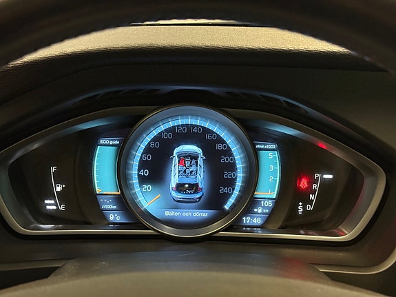 Volvo V40 20 of 26