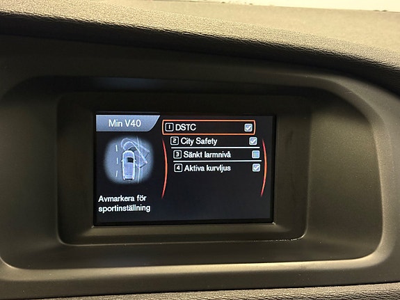 Volvo V40 18 of 26