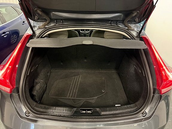 Volvo V40 25 of 26