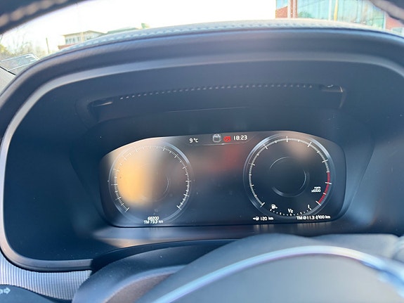 Volvo V90 13 of 23