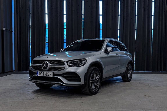 Mercedes-Benz GLC300 de 2 of 5