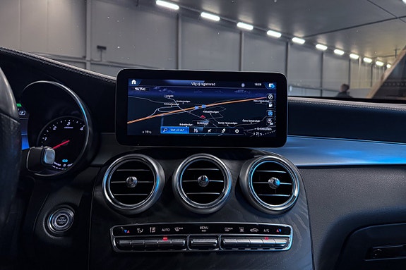 Mercedes-Benz GLC300 de 16 of 18