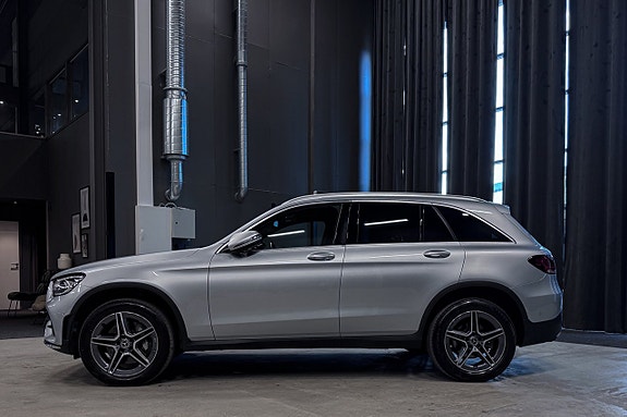 Mercedes-Benz GLC300 de 3 of 5