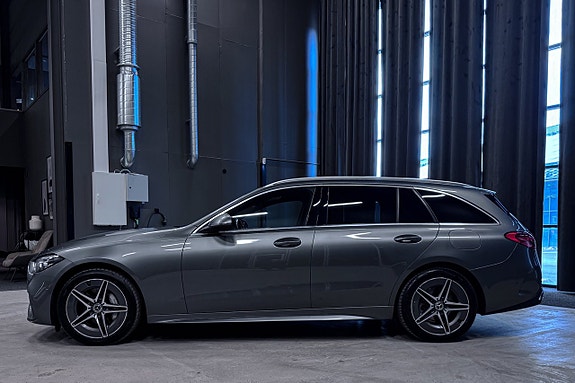 Mercedes-Benz C300 3 of 5