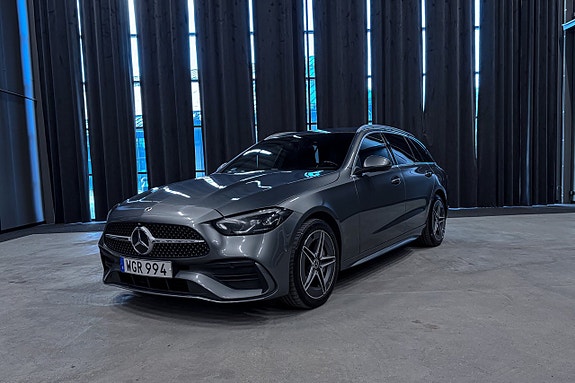 Mercedes-Benz C300 2 of 5