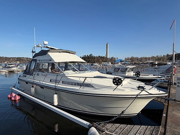 Forbina 9000 fly Mercruiser 4.2 300 hk 2004