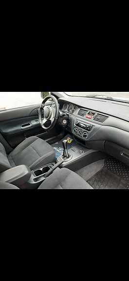 Mitsubishi Lancer 7 of 19