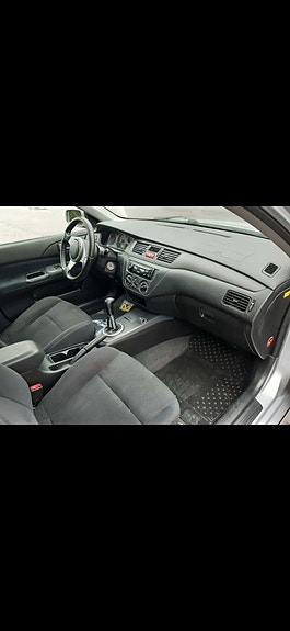 Mitsubishi Lancer 18 of 19