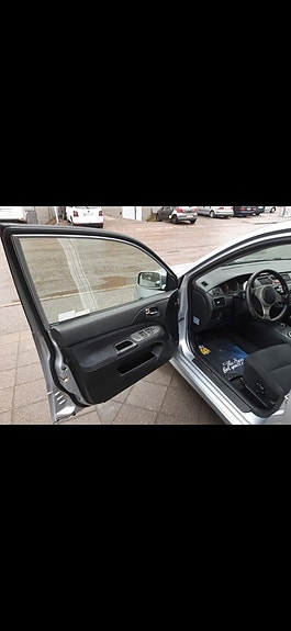 Mitsubishi Lancer 11 of 19
