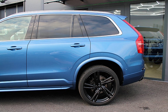 Volvo XC90 16 of 30