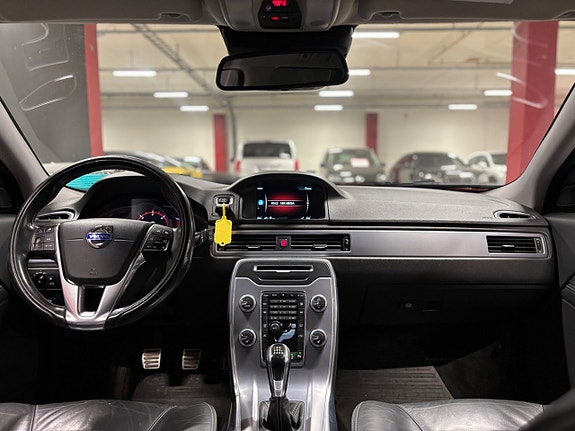 Volvo V70 8 of 16
