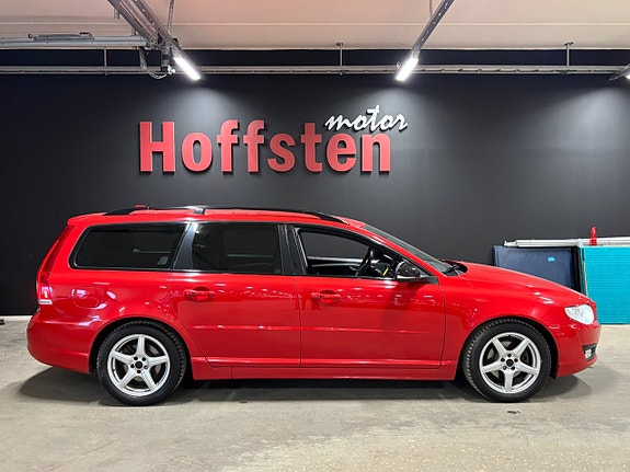 Volvo V70 2 of 16