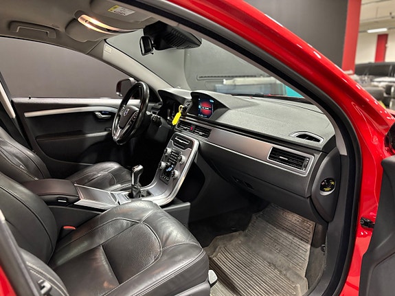 Volvo V70 13 of 16