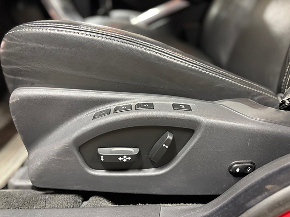 Volvo V70 12 of 16