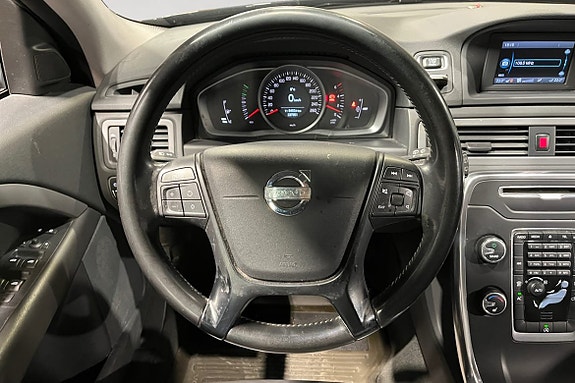 Volvo V70 13 of 19
